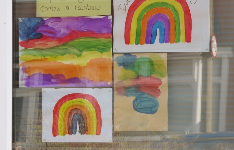 Image of Ducklings Paint Rainbows